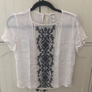 FOREVER 21 WHITE EMBROIDED SHIRT